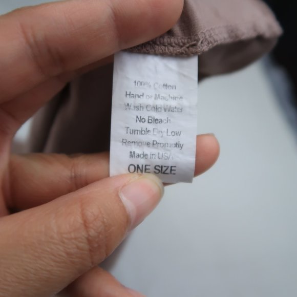 BRANDY MELVILLE TAN MUSCLE TEE - Picture 3 of 7